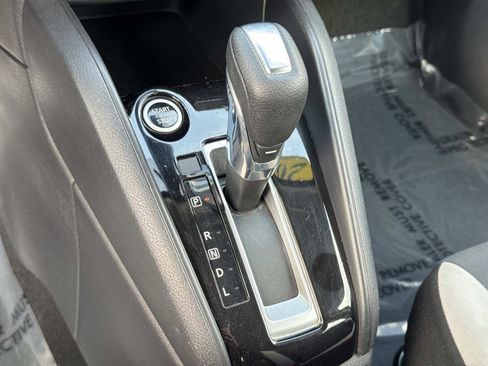 Used 2021 Nissan Versa SV image 16