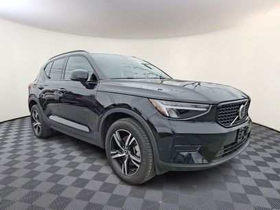 Used 2024 Volvo XC40 B5 Core