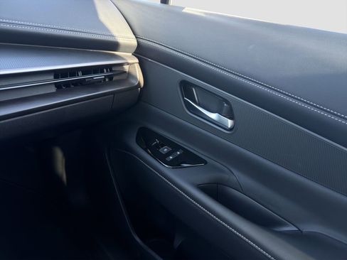 Used 2025 Nissan Murano SV image 17