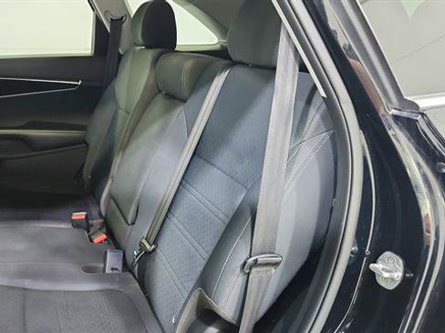 Used 2020 Kia Sorento L FWD image 19