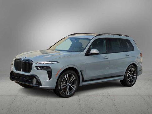 Used 2026 BMW X7 xDrive40i w/ M Sport Package image 4