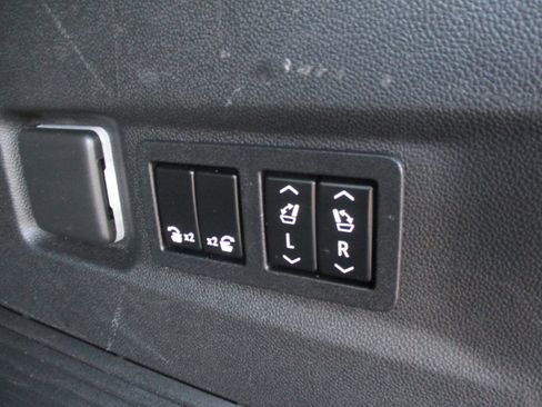 Used 2022 GMC Yukon XL Denali w/ Max Trailering Package AWD/4WD image 41