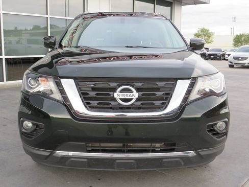 Used 2018 Nissan Pathfinder SV w/ SV All Weather Package image 2