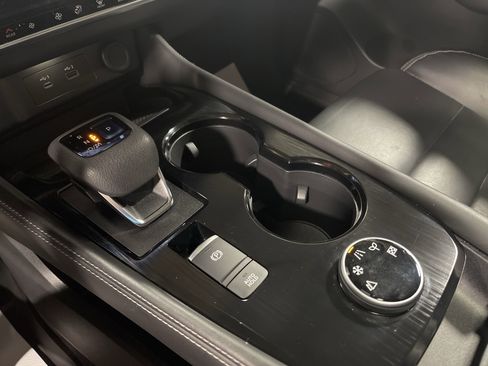 Used 2022 Nissan Rogue SL w/ SL Premium Package image 26