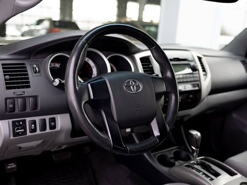 Used 2012 Toyota Tacoma 4x4 Access Cab V6 w/ SR5 Pkg image 11