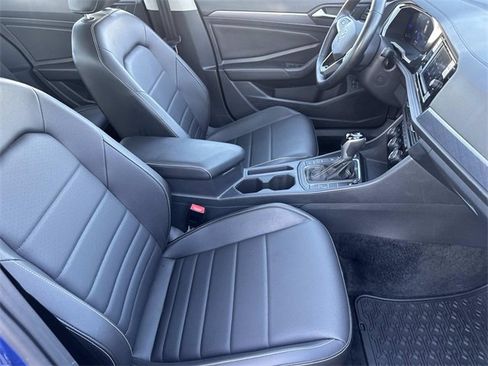 Used 2023 Volkswagen Jetta SE w/ Panoramic Sunroof Package image 28