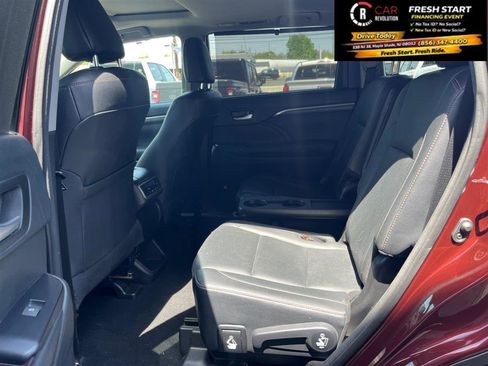 Used 2017 Toyota Highlander Limited w/ Protection Package #3 AWD/4WD image 35