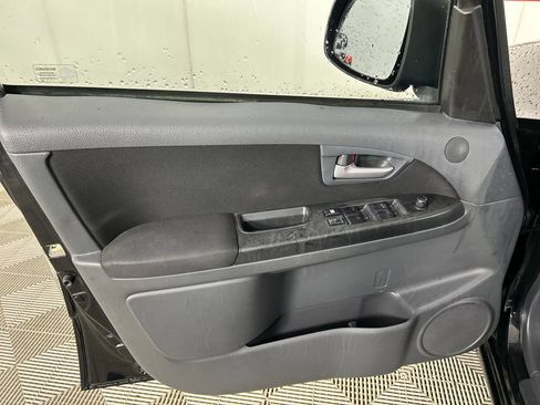 Used 2012 Suzuki SX4 LE FWD image 10