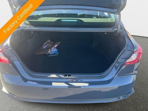 Used 2025 Toyota Camry SE image 24