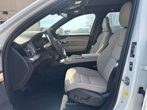 New 2026 Volvo XC90 B6 Plus image 14