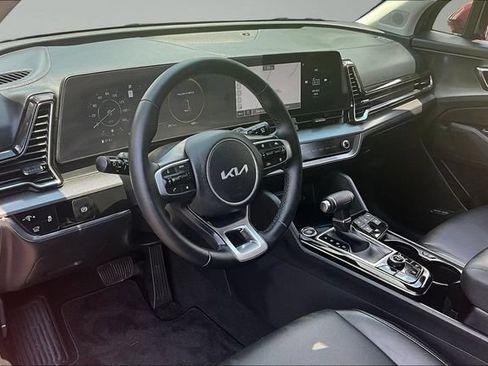 Certified 2025 Kia Sportage SX AWD/4WD image 17