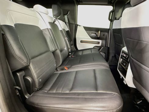Used 2024 GMC Hummer EV 2X w/ LPO, Illumination Package AWD/4WD image 30