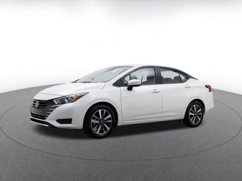 Used 2025 Nissan Versa SV FWD image 3
