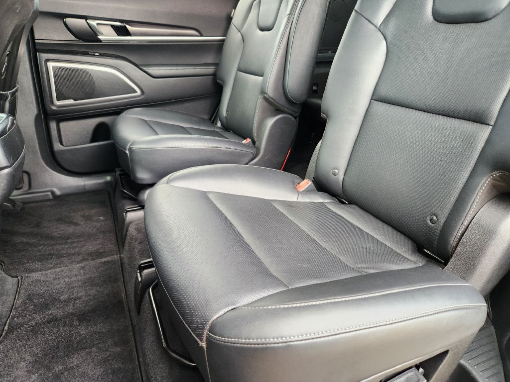 Certified 2023 Kia Telluride S w/ S Sunroof Package AWD/4WD image 25