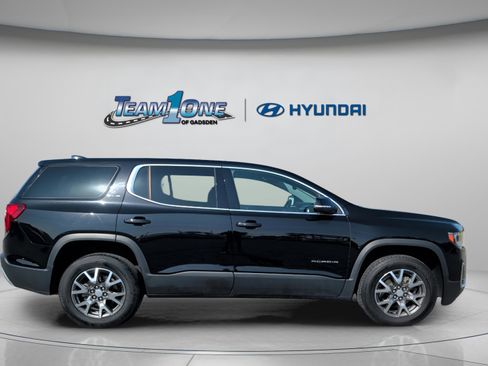 Used 2023 GMC Acadia SLE image 10