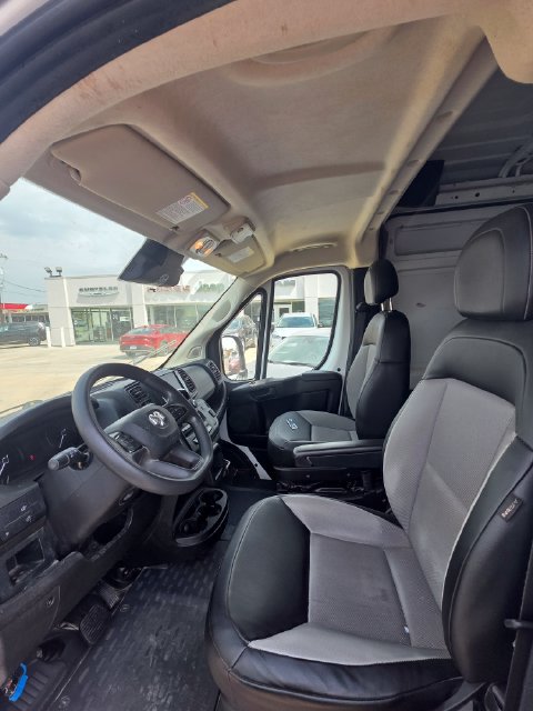 Used 2024 RAM ProMaster 2500 w/ Convenience Group FWD image 12