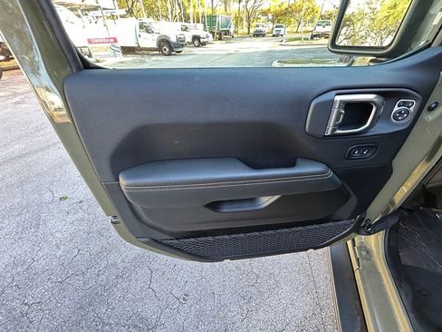 New 2025 Jeep Wrangler Unlimited Rubicon 392 image 33