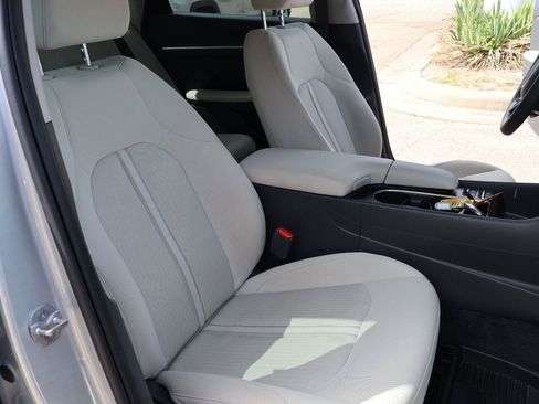 Used 2025 Hyundai Sonata SEL FWD image 16