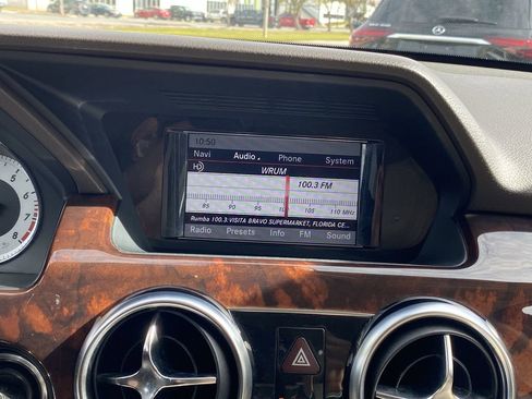 Used 2013 Mercedes-Benz GLK 350 4MATIC image 4