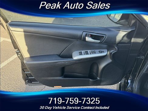 Used 2014 Toyota Camry SE image 11