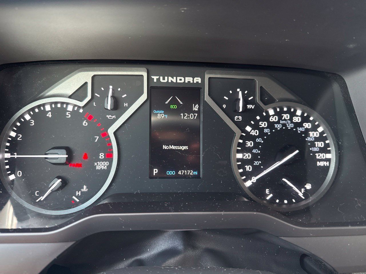Used 2022 Toyota Tundra SR5 w/ SR5 Convenience Package AWD/4WD image 2