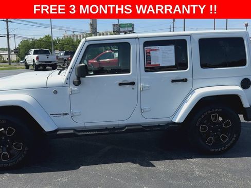 Used 2018 Jeep Wrangler Unlimited Sahara AWD/4WD image 6