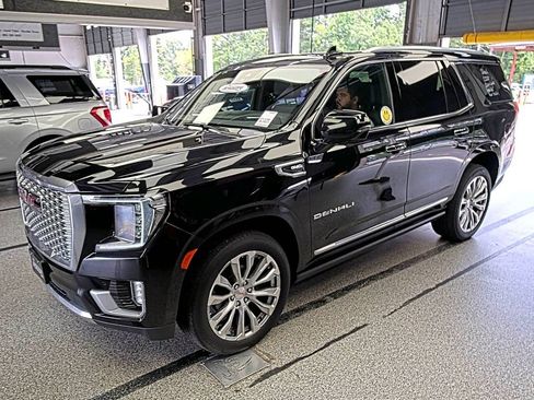 Used 2023 GMC Yukon Denali AWD/4WD image 2