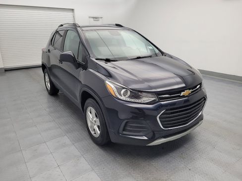 Used 2022 Chevrolet Trax LT w/ Driver Confidence Package AWD/4WD image 13