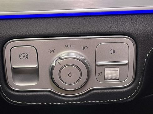 Used 2025 Mercedes-Benz GLS 580 4MATIC image 33