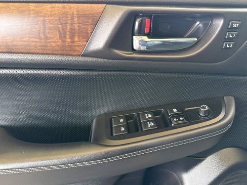 Used 2016 Subaru Outback 2.5i Limited image 12