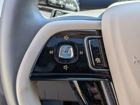 Used 2023 Lincoln Corsair Standard w/ Equipment Group 101A image 18