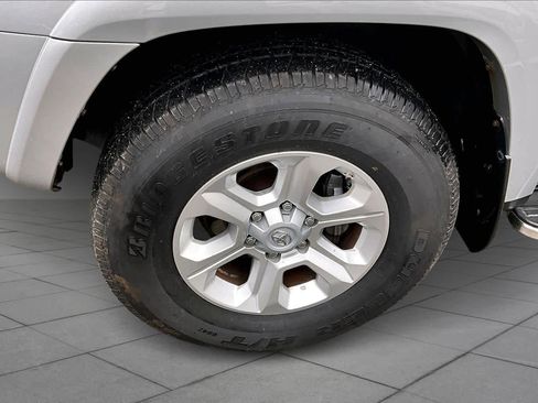 Used 2015 Toyota 4Runner SR5 image 10