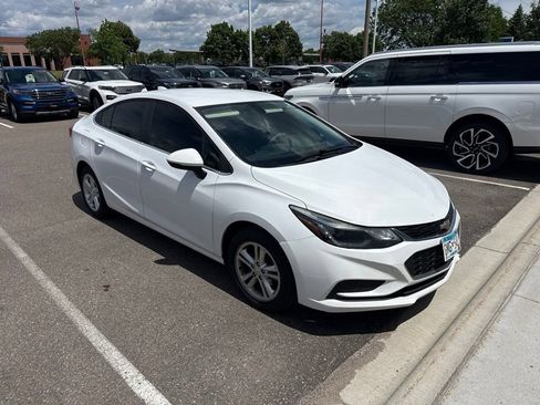 Used 2018 Chevrolet Cruze LT w/ LT Fleet Convenience Package FWD image 1