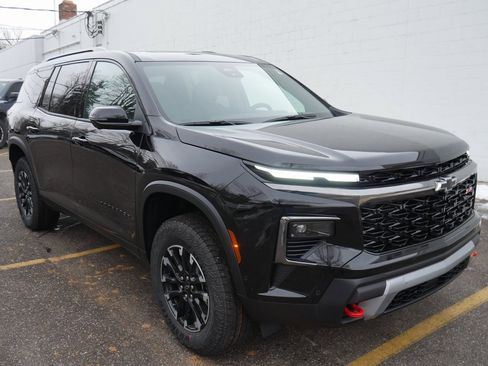 New 2026 Chevrolet Traverse Z71 w/ Enhanced Driving Package image 2