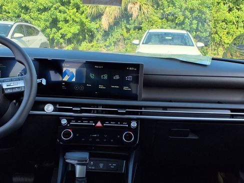 New 2025 Hyundai Santa Cruz SEL image 16