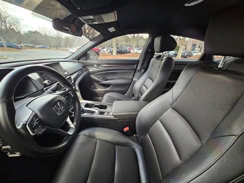 Used 2019 Honda Accord Sport image 11