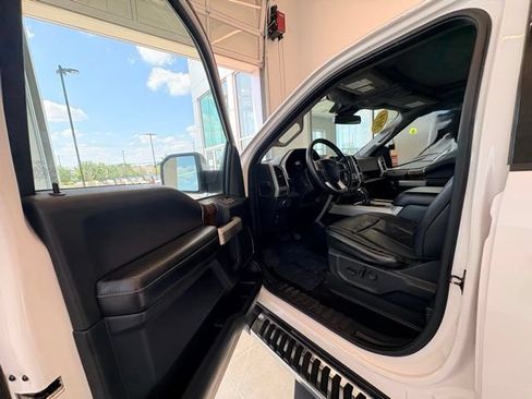 Used 2019 Ford F150 Lariat w/ Equipment Group 502A Luxury RWD image 17