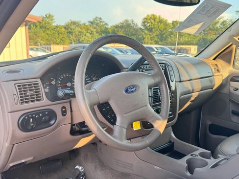 Used 2005 Ford Explorer Eddie Bauer AWD/4WD image 2