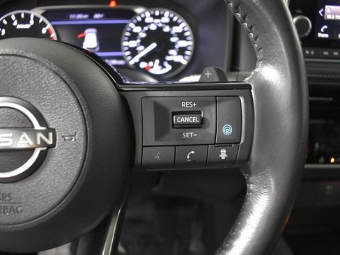 Certified 2022 Nissan Rogue SV w/ SV Premium Package image 17