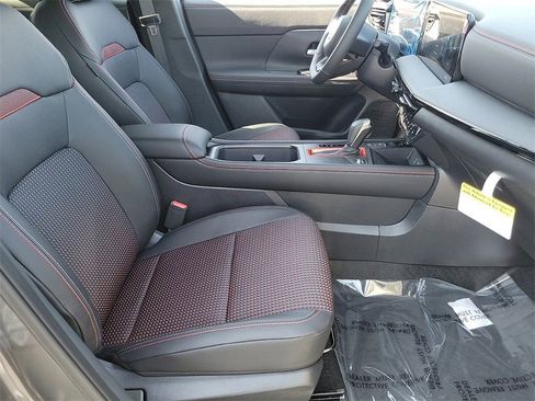New 2026 Nissan Kicks SR w/ SR Premium Package FWD image 12