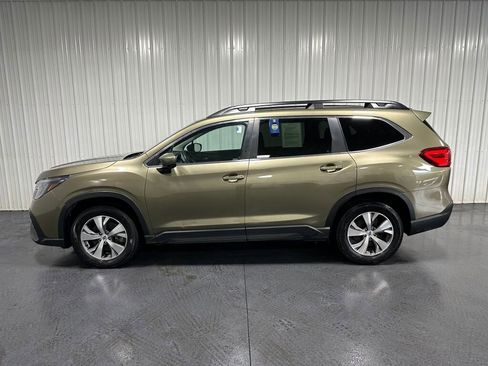 Used 2024 Subaru Ascent Premium image 4