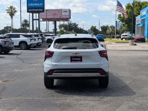 New 2026 Chevrolet Trax LT w/ Sunroof Package FWD image 8