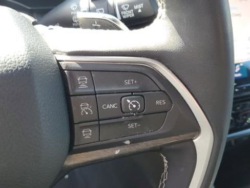 Certified 2024 Jeep Grand Cherokee L Limited w/ Black Appearance Package AWD/4WD image 13