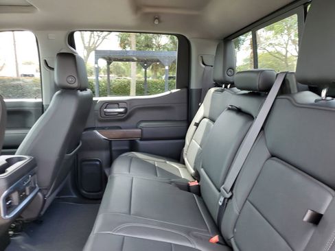 Used 2021 GMC Sierra 1500 SLT w/ SLT Premium Package image 11