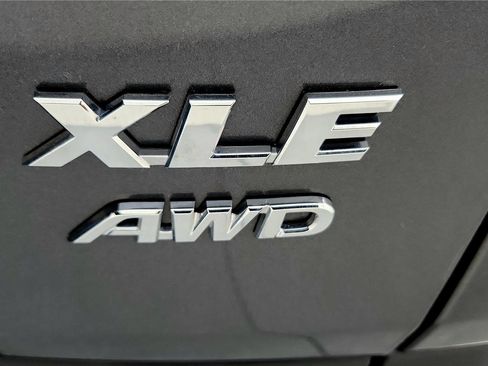 Used 2023 Toyota RAV4 XLE w/ Convenience Package image 14