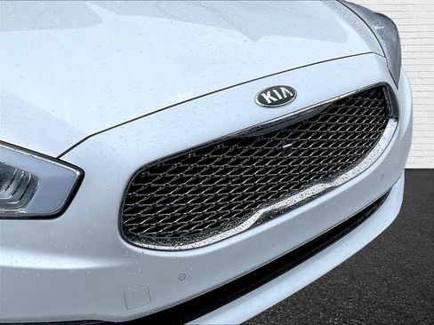 Used 2017 Kia K900 Luxury w/ VIP Package RWD image 27