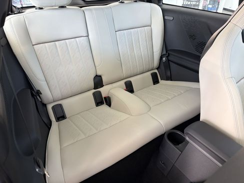 Certified 2025 MINI Cooper S FWD image 29