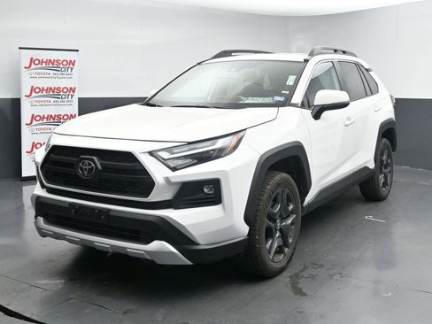 Used 2024 Toyota RAV4 Adventure image 4