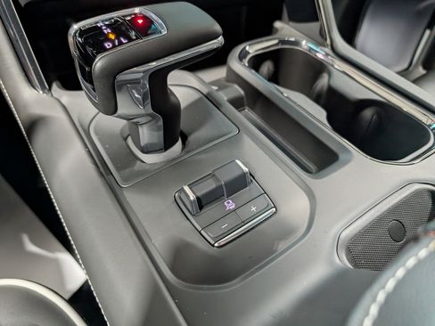 Used 2023 GMC Sierra 1500 AT4X image 28