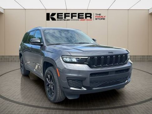 Certified 2024 Jeep Grand Cherokee L Laredo AWD/4WD image 8